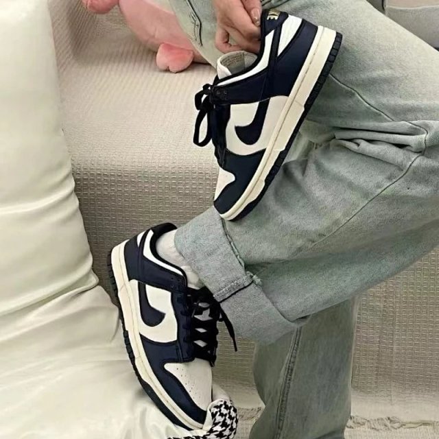 Nike Dunk Panda: seller detail photo 3