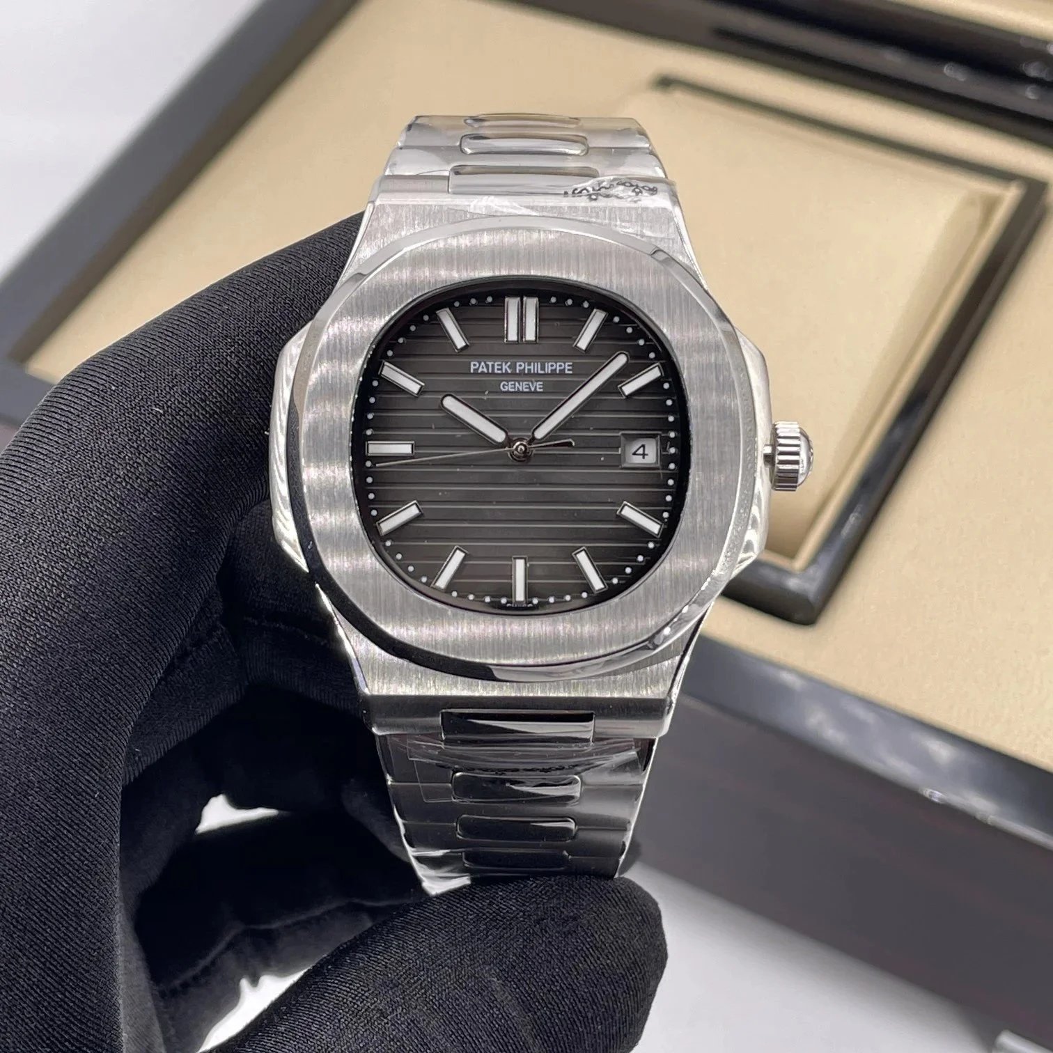 银壳·灰盘钢带