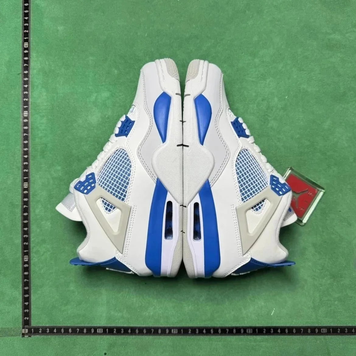 #4 White Blue 308497 105