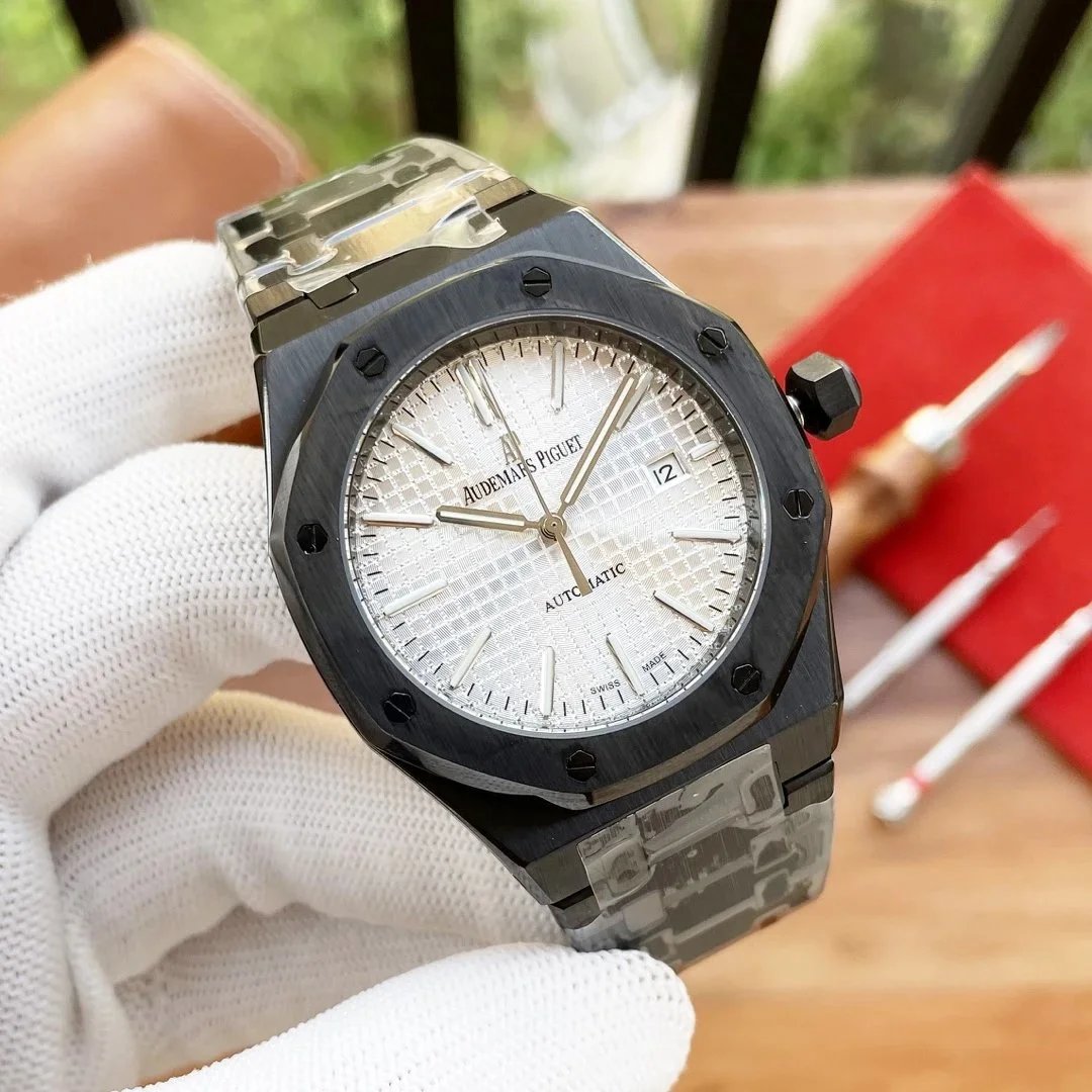 黑壳·白盘钢带