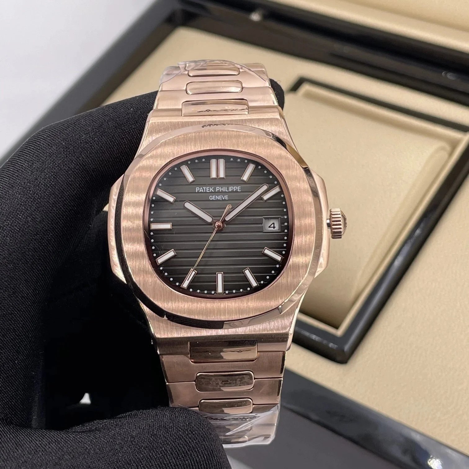 玫瑰金壳·灰盘钢带