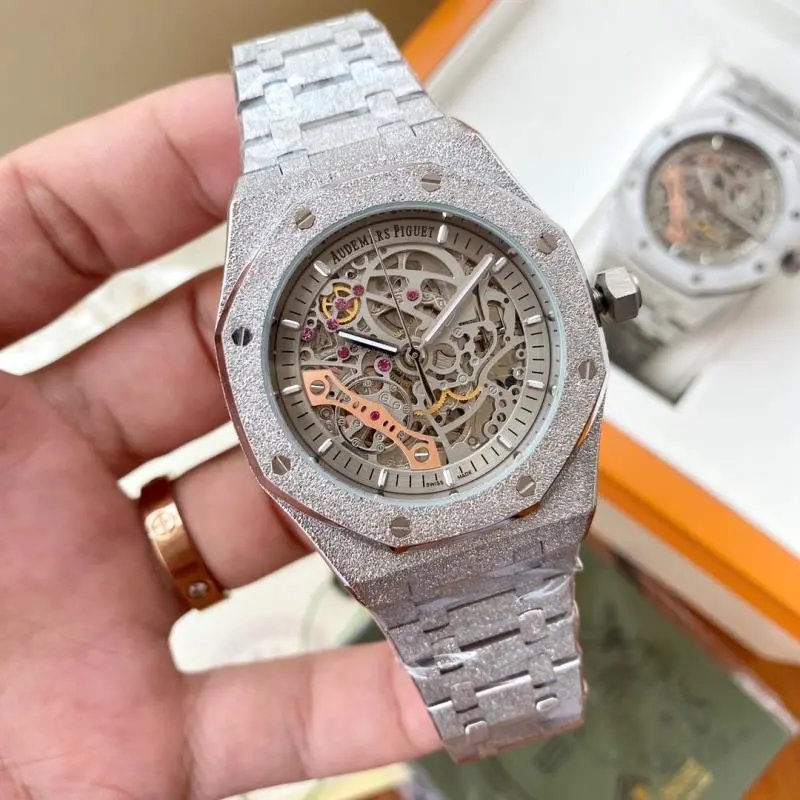 Silver shell, gray plate, steel strip