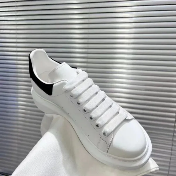 Alexander McQueen Oversized Sole White Sneakers Chunky Sneakers - 1