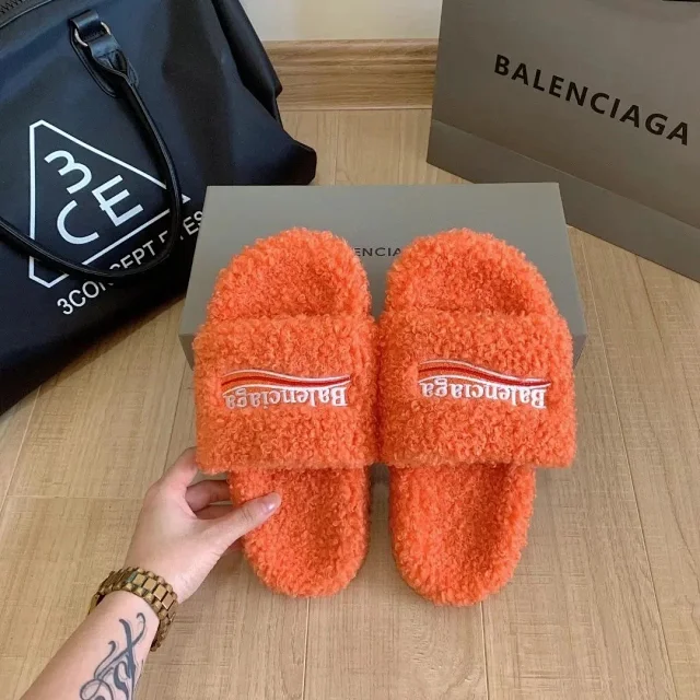 Balenciaga Slippers Teddy shearling logo slide product detail image 8