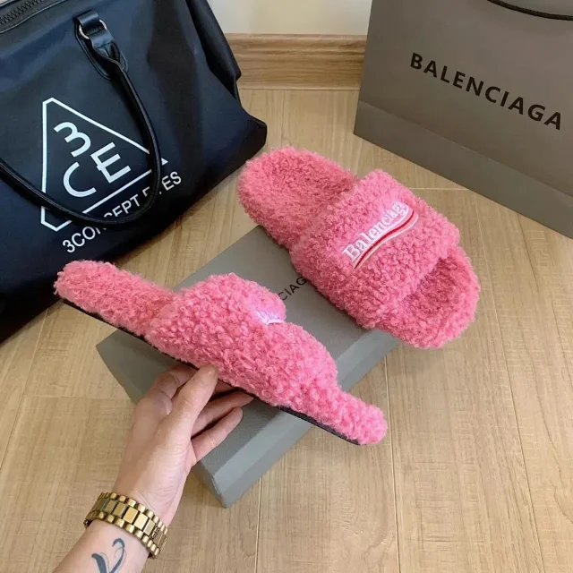Balenciaga Slippers Teddy shearling logo slide product detail image 10