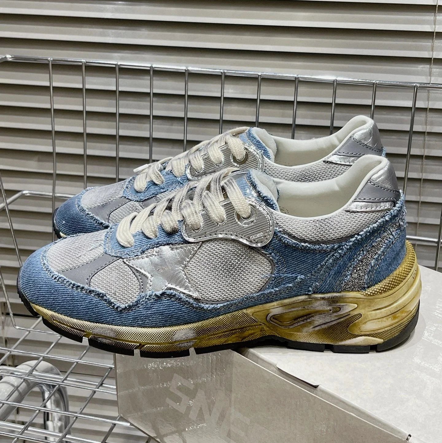 Golden Goose Sneakers Super-Star distressed star — Style 5
