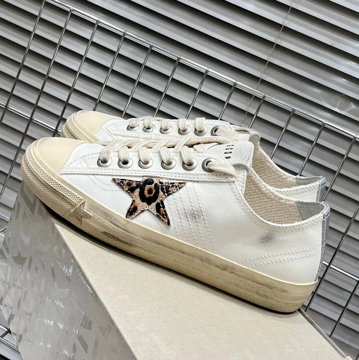 Golden Goose Sneakers Super-Star distressed star — Style 11 (Custom-made, no returns or exchanges)