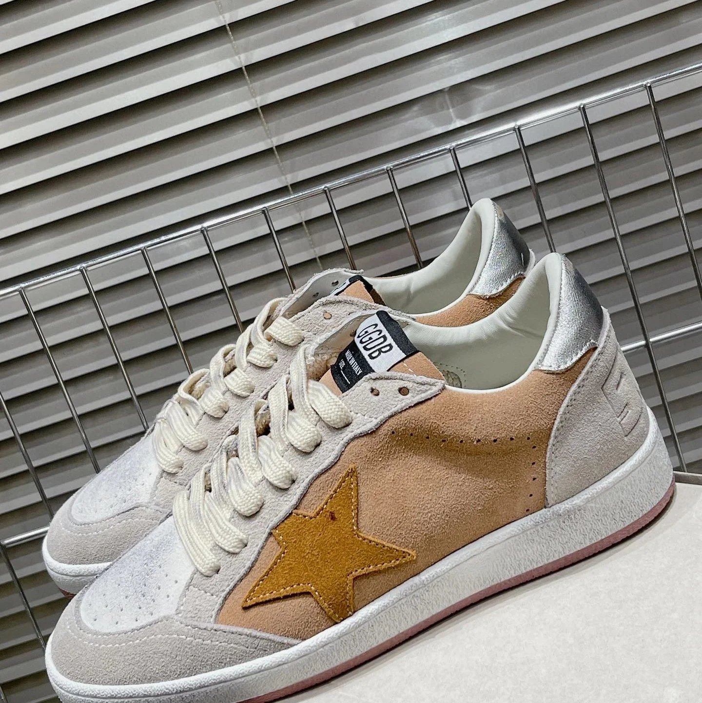 Golden Goose Sneakers Super-Star distressed star — Style 29