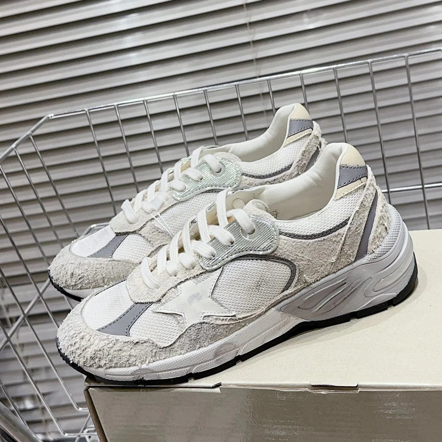 Golden Goose Sneakers Super-Star distressed star — Style 15