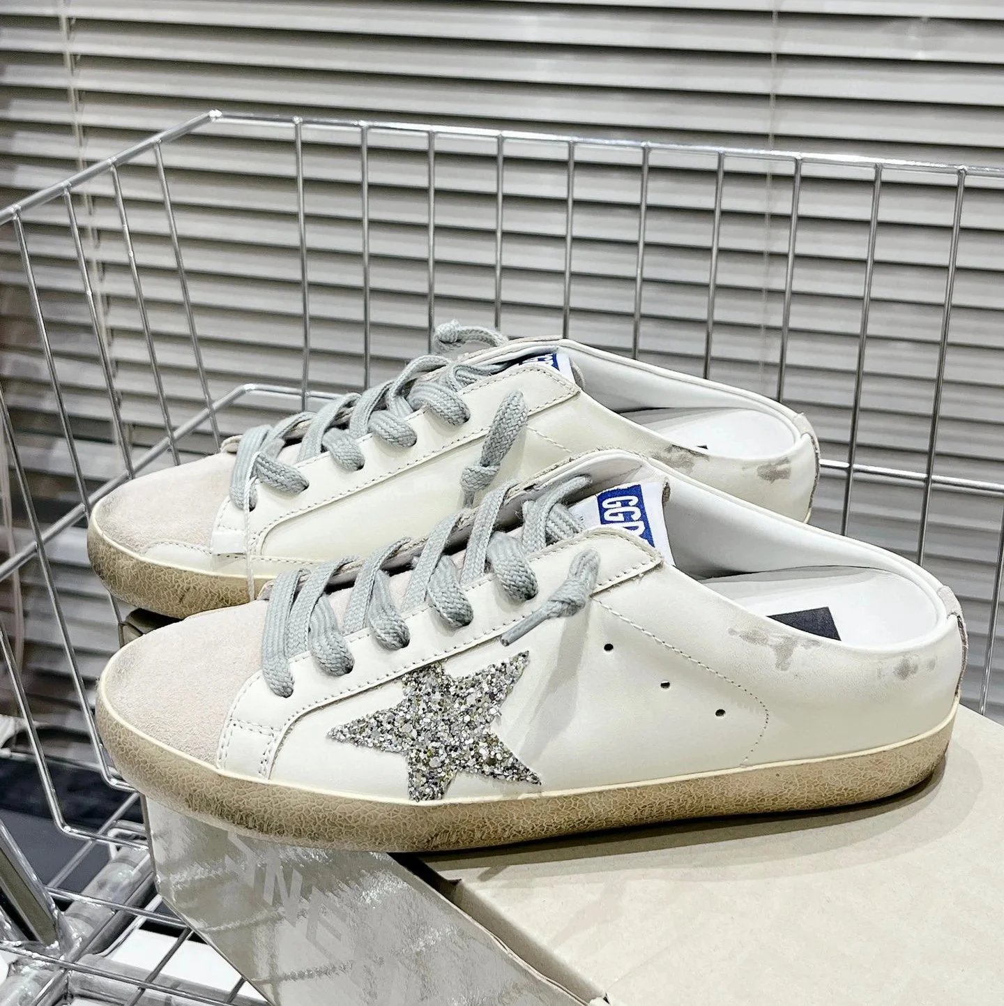 Golden Goose Sneakers Super-Star distressed star — Style 19