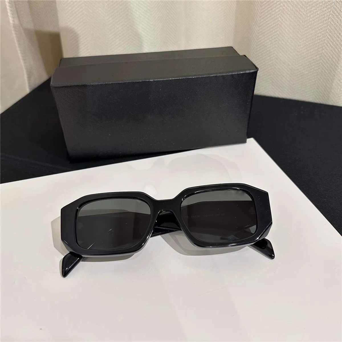 Black Rectangular Su