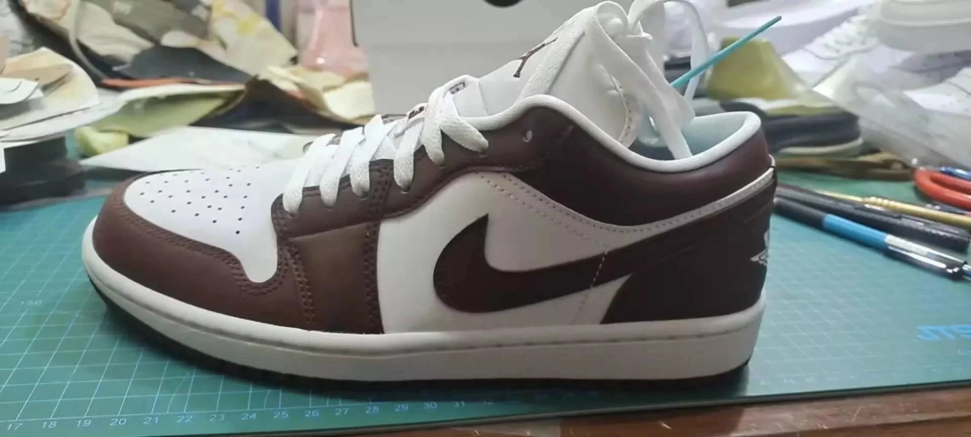 AJ1 low cut DC0774-116 deep wine red