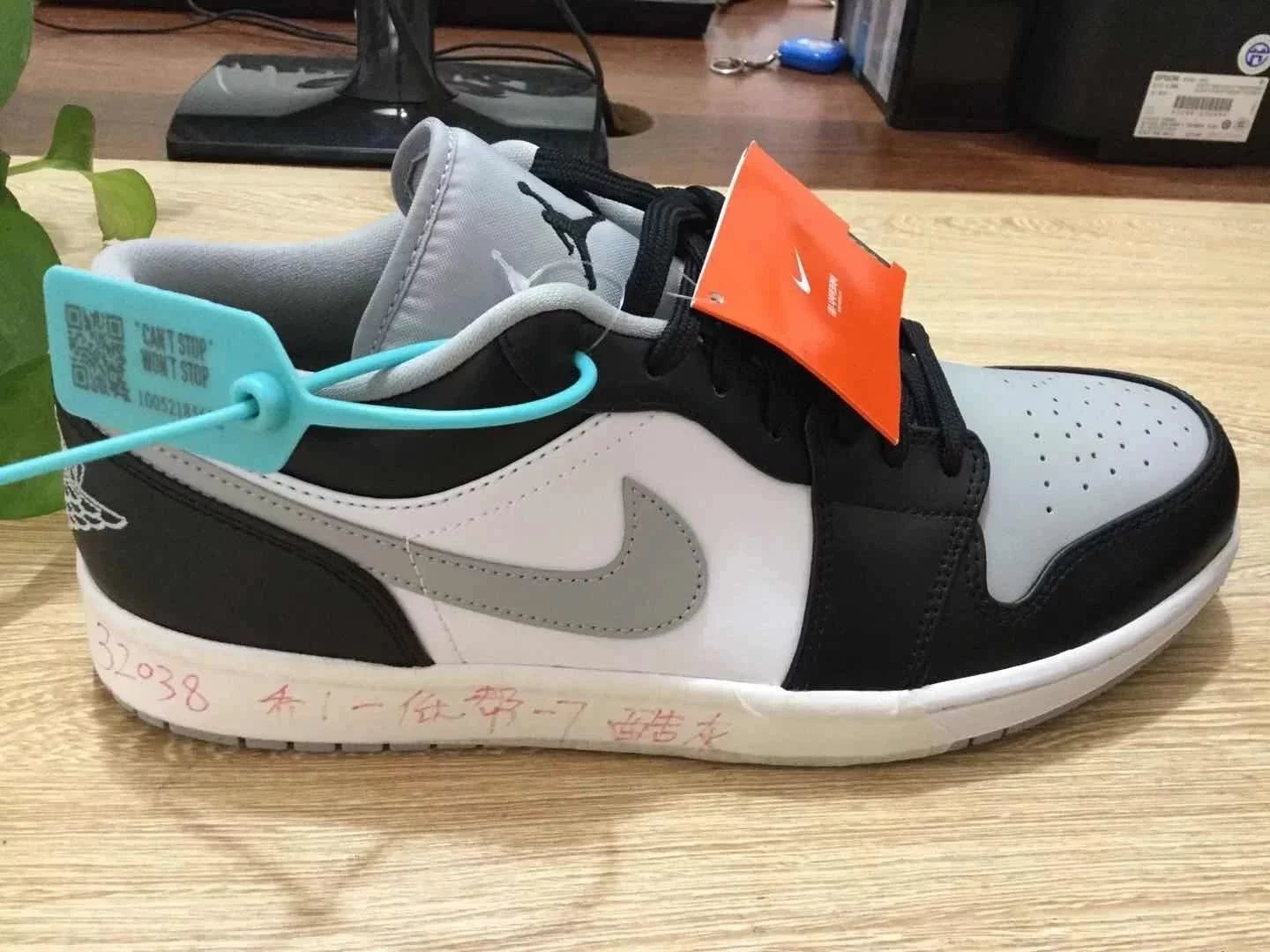 AJ1 low top 553558-039 cool gray