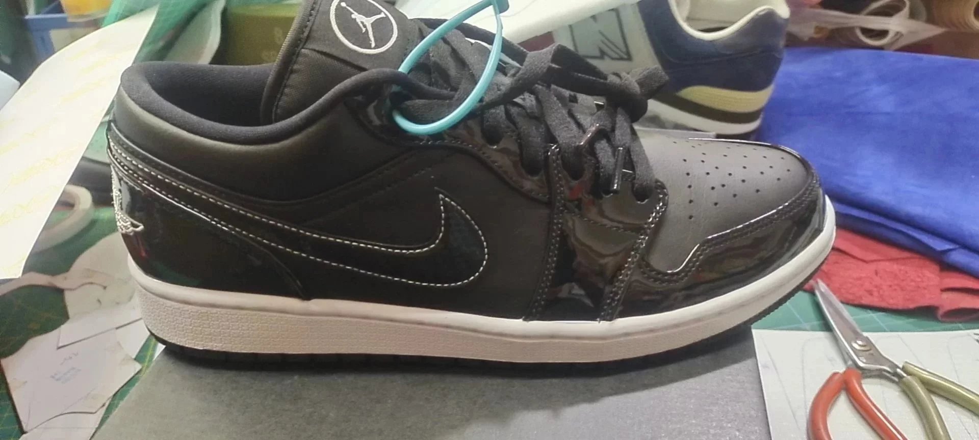 AJ1 Low cut DD1650-001 Black and White All Star