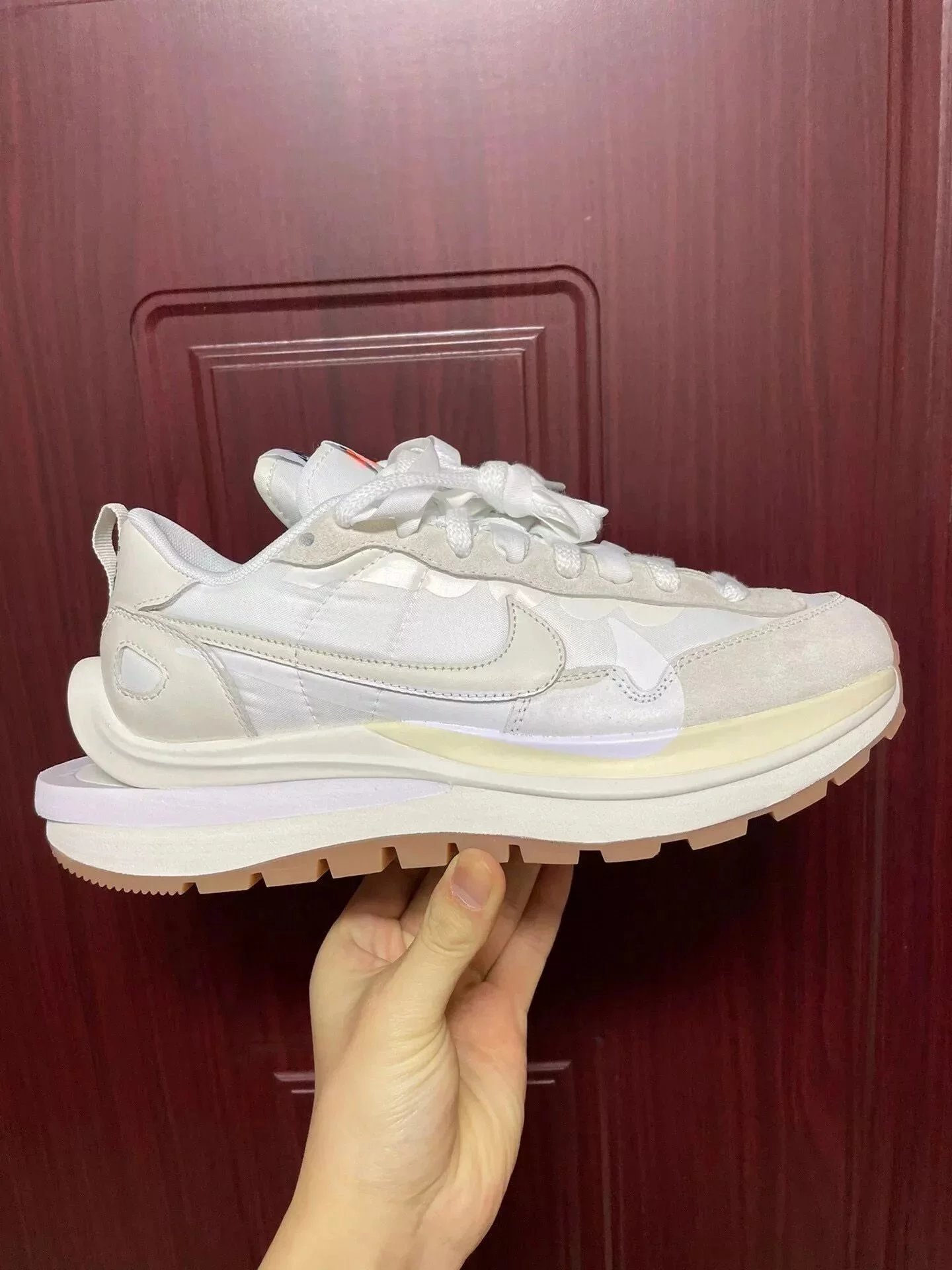 Walking 3.0 Gray and White Raw Rubber DD1875-100