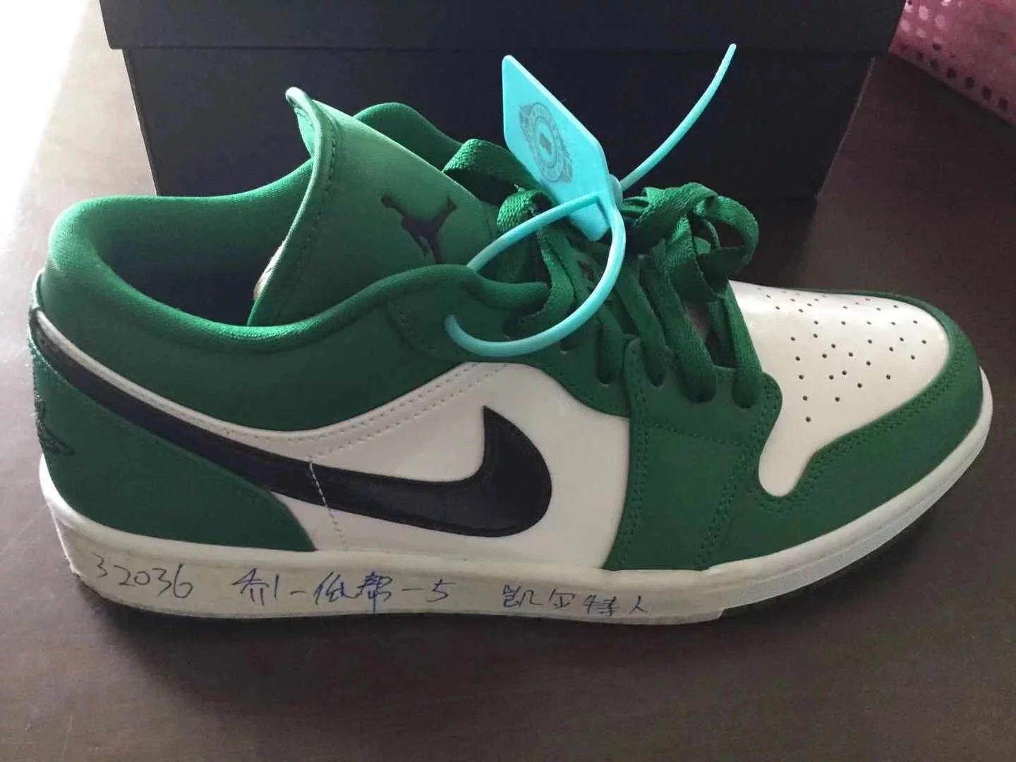 AJ1 low top 553558-301 Celtics