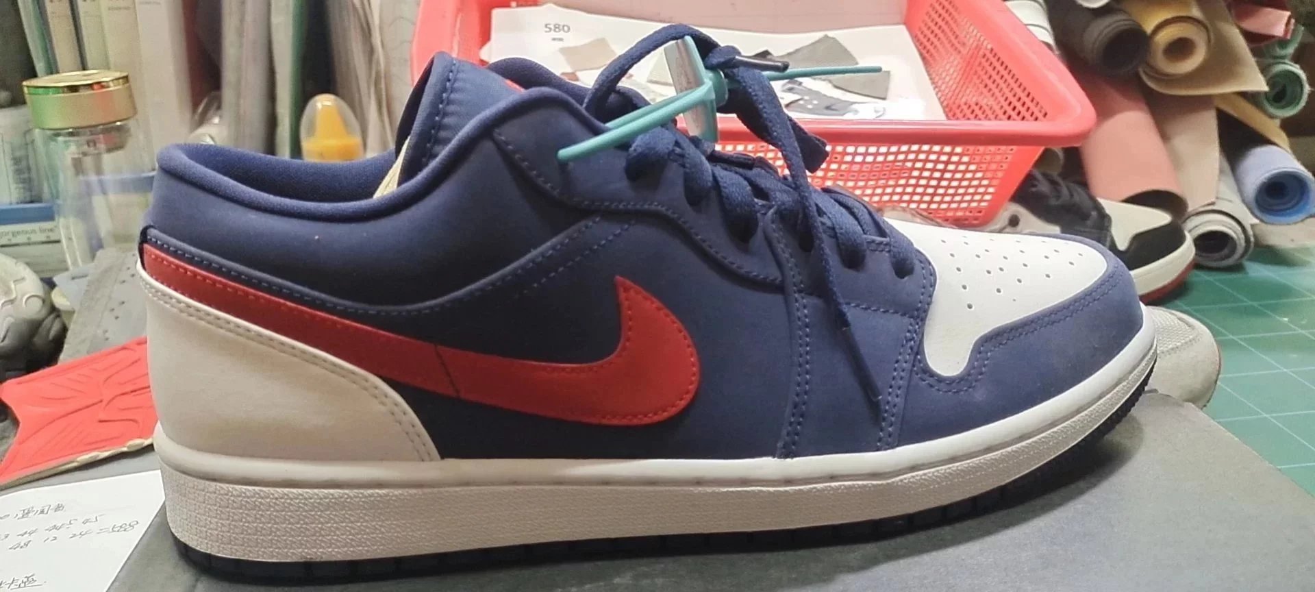 AJ1 Low Help CZ8454-400 Patriot