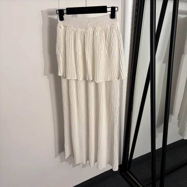 Miu Skirts Layered Pleated Midi Skirt product detail image 3