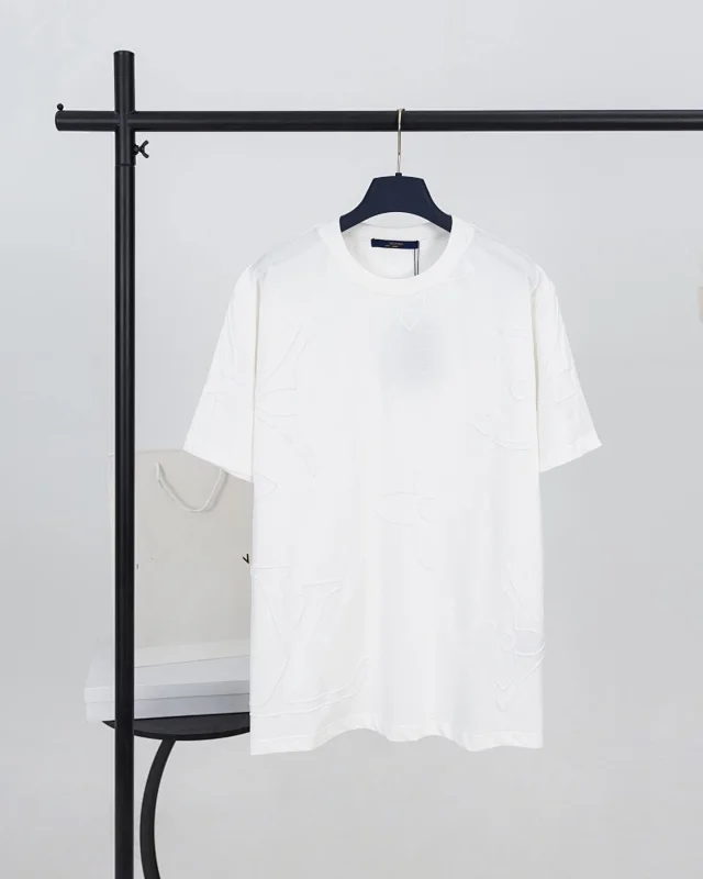 Louis Vuitton T-Shirts Short-Sleeve Graphic Print T-Shirt product detail image 18