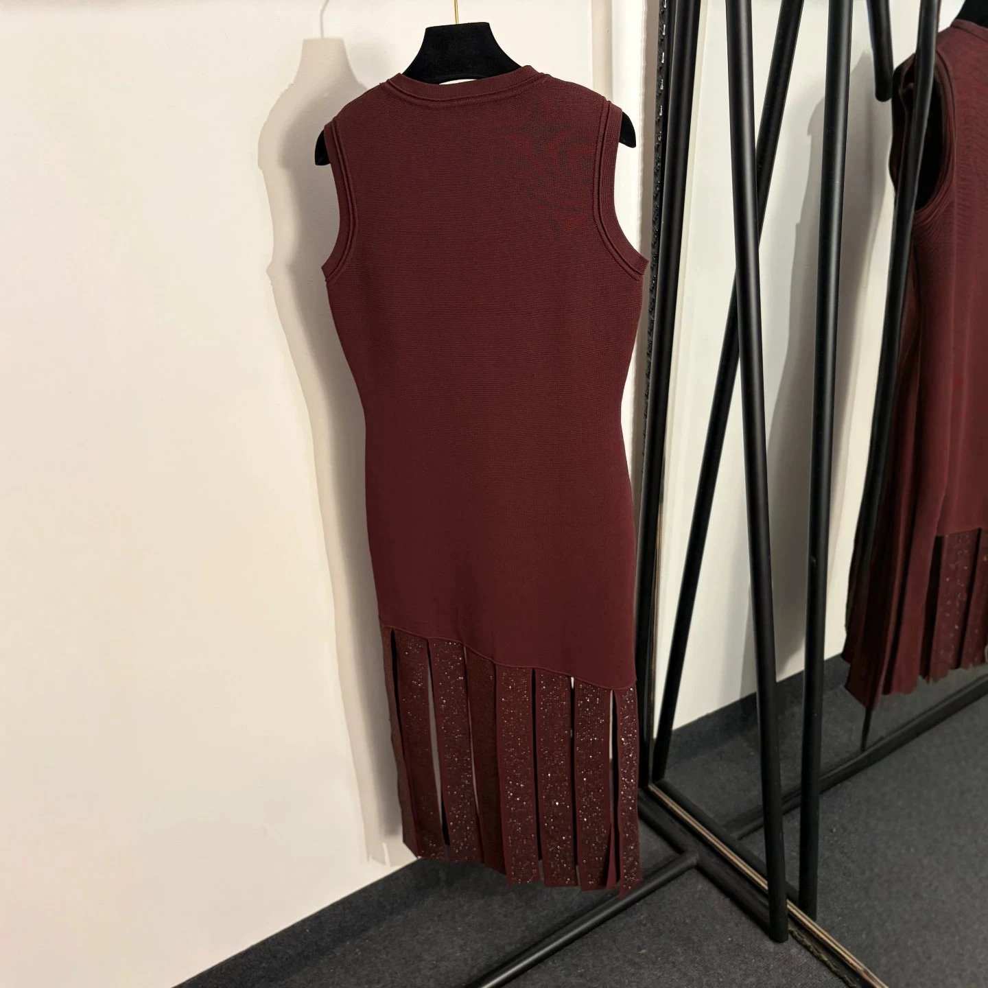 Unbranded Dresses Sleeveless Knit Dress with Rhinestone Fringe Hem image 4