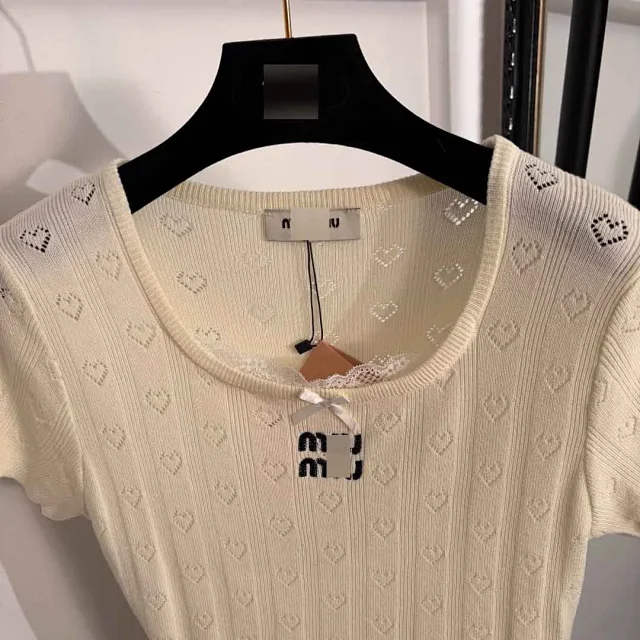 Miu Knitwear Short-Sleeve Heart Pointelle Knit Top with Bow Detail product detail image 4
