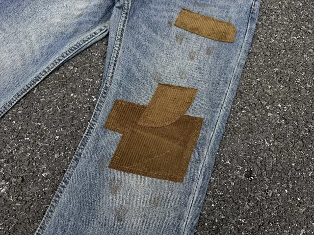 Enfants Riches Déprimés Jeans Washed patchwork flared with embroidered motif product detail image 12