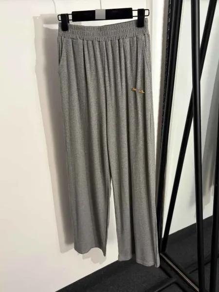 Design Ribbed Knit Twist Detail Set in Brown - 7