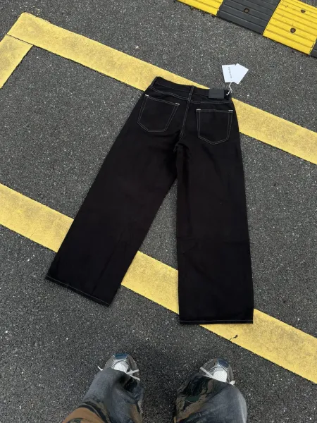 Design Black Wide-Leg Jeans with Contrasting Stitching Jeans - 15