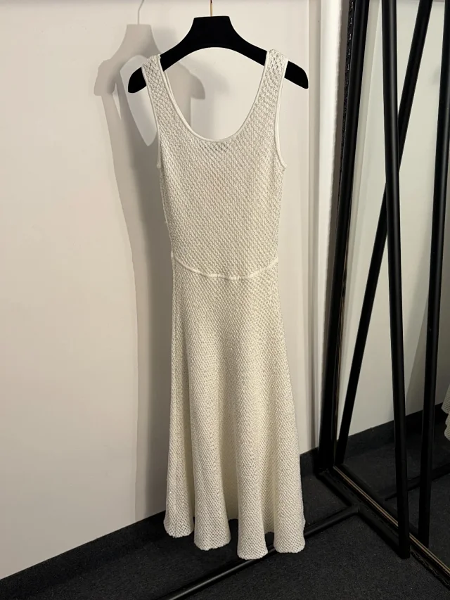 Unbranded Dresses Sleeveless Scoop-Neck Sequin Knit Maxi Dress product detail image 4