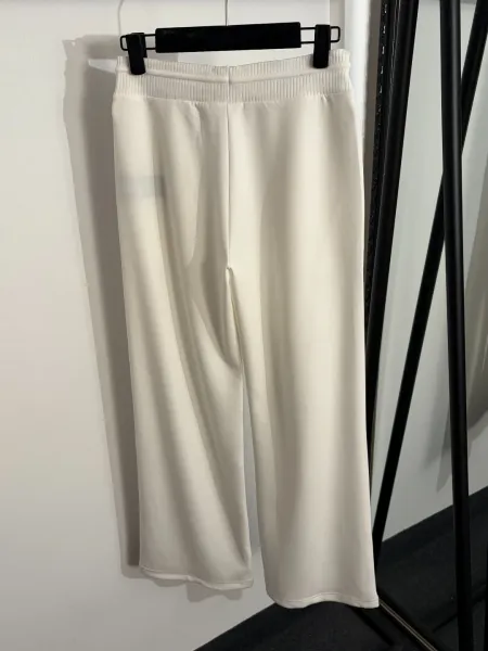 Design Cropped Hoodie and Wide-Leg Sweatpants Set Beige Casual Set - 8