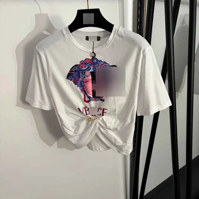 Versace T-Shirts Medusa Graphic Pinched-Waist T-Shirt product detail image 2
