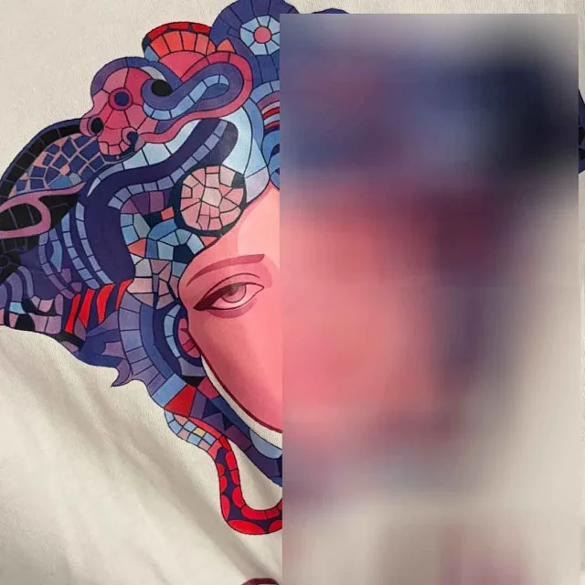 Versace T-Shirts Medusa Graphic Pinched-Waist T-Shirt product detail image 7
