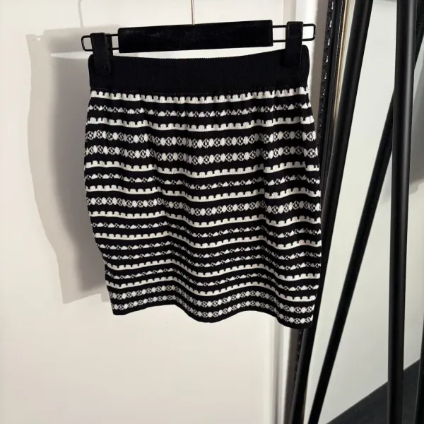 Miu Miu Knit Set Black and White Geometric Pattern Two-Piece Set - 7