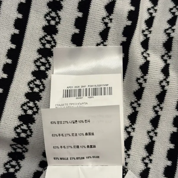 Miu Miu Knit Set Black and White Geometric Pattern Two-Piece Set - 11