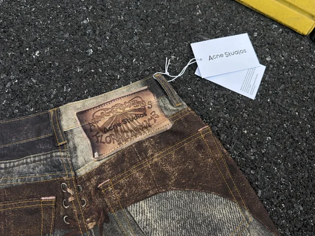 Unbranded Jeans Loose-fit printed with button details product detail image 15