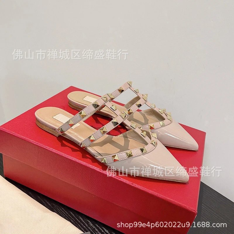 裸灰漆皮平底