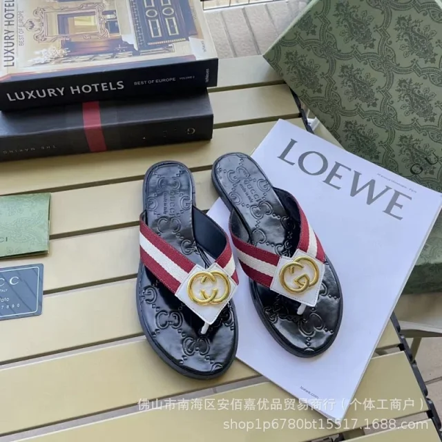 Gucci Slippers Interlocking G thong product detail image 3