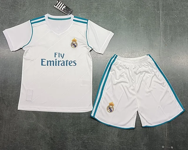 Real Madrid Football Jerseys Kids Jersey and Shorts Set product detail image 2