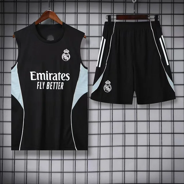 Real Madrid Tracksuits Short-Sleeve Football Training Shirt and Shorts Set product detail image 4