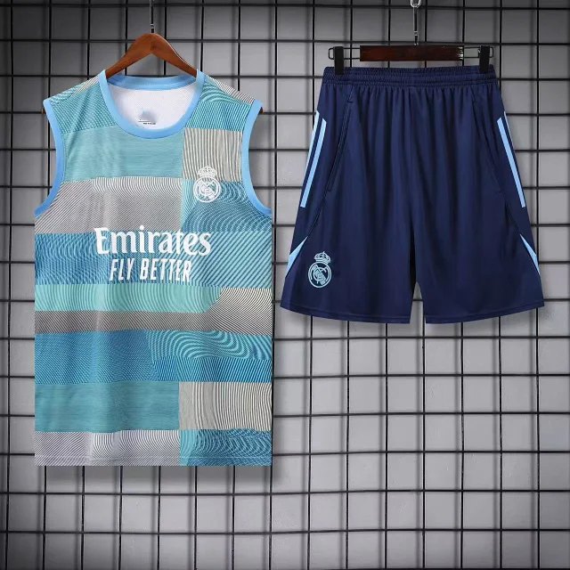 Real Madrid Tracksuits Short-Sleeve Football Training Shirt and Shorts Set product detail image 16