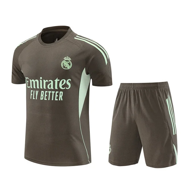FC Barcelona Football Jerseys Short-Sleeve Jersey and Shorts Set product detail image 1