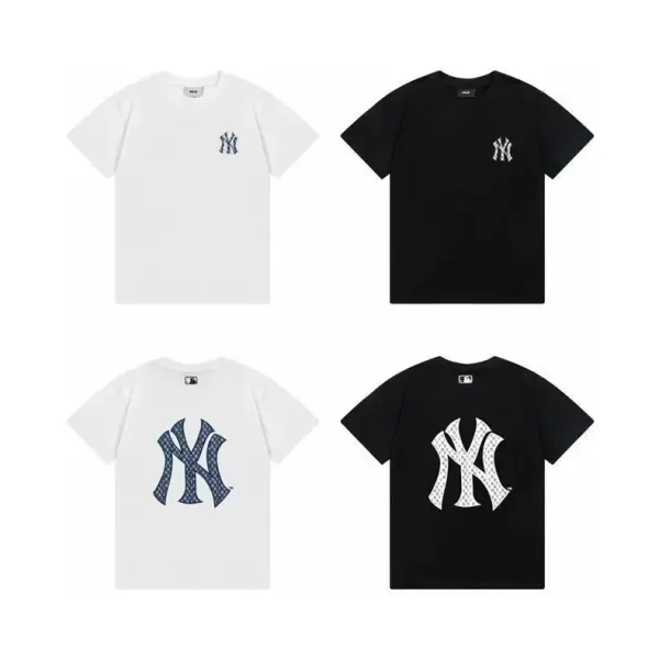 MLB New York Yankees Bandana Print Light Blue T-Shirt - 18