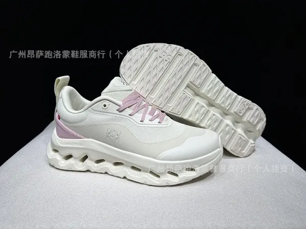 Loewe Runaway Sneakers White / Navy - 16