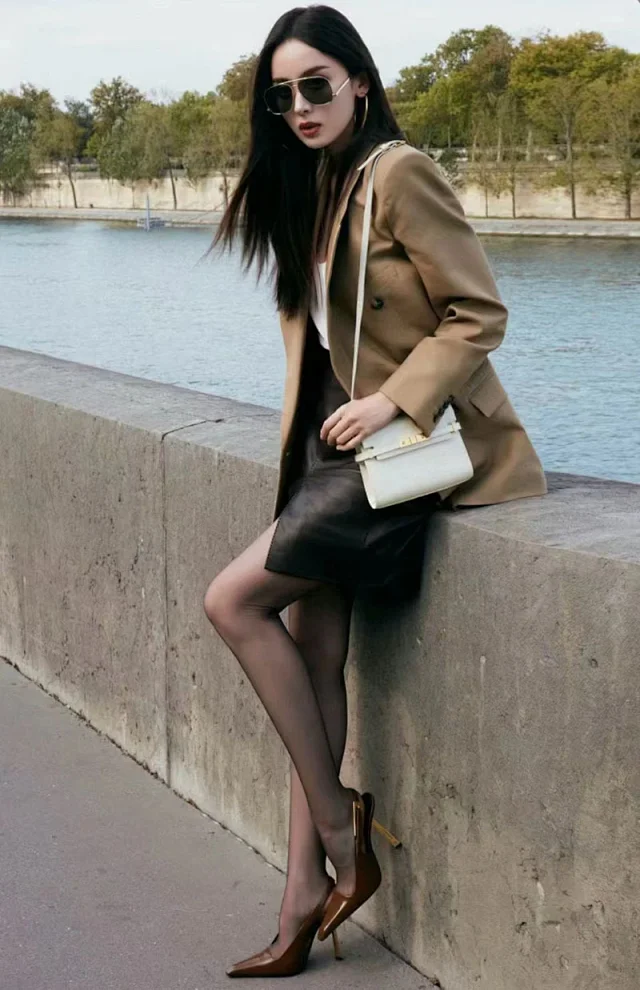 Saint Laurent High Heels Pointed-Toe Patent Leather Slingback Stilettos with Gold-Tone Buckle product detail image 1