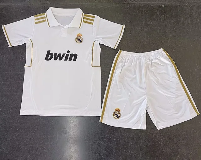 Real Madrid Football Jerseys Kids Jersey and Shorts Set product detail image 3
