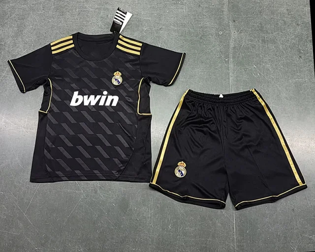 Real Madrid Football Jerseys Kids Jersey and Shorts Set product detail image 7