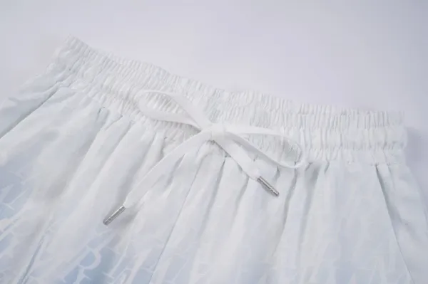 Design Embroidered Patch Shorts White - 14