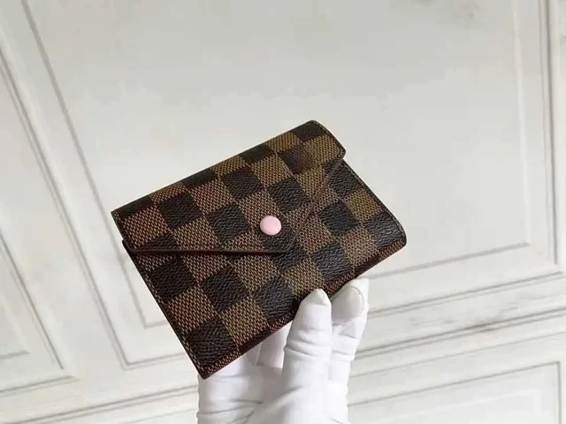 Unbranded Wallets & Card Holders Envelope flap snap wallet with checkerboard pattern product detail image 3