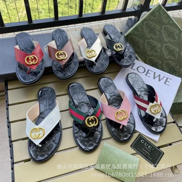 Gucci Slippers Interlocking G thong product detail image 1