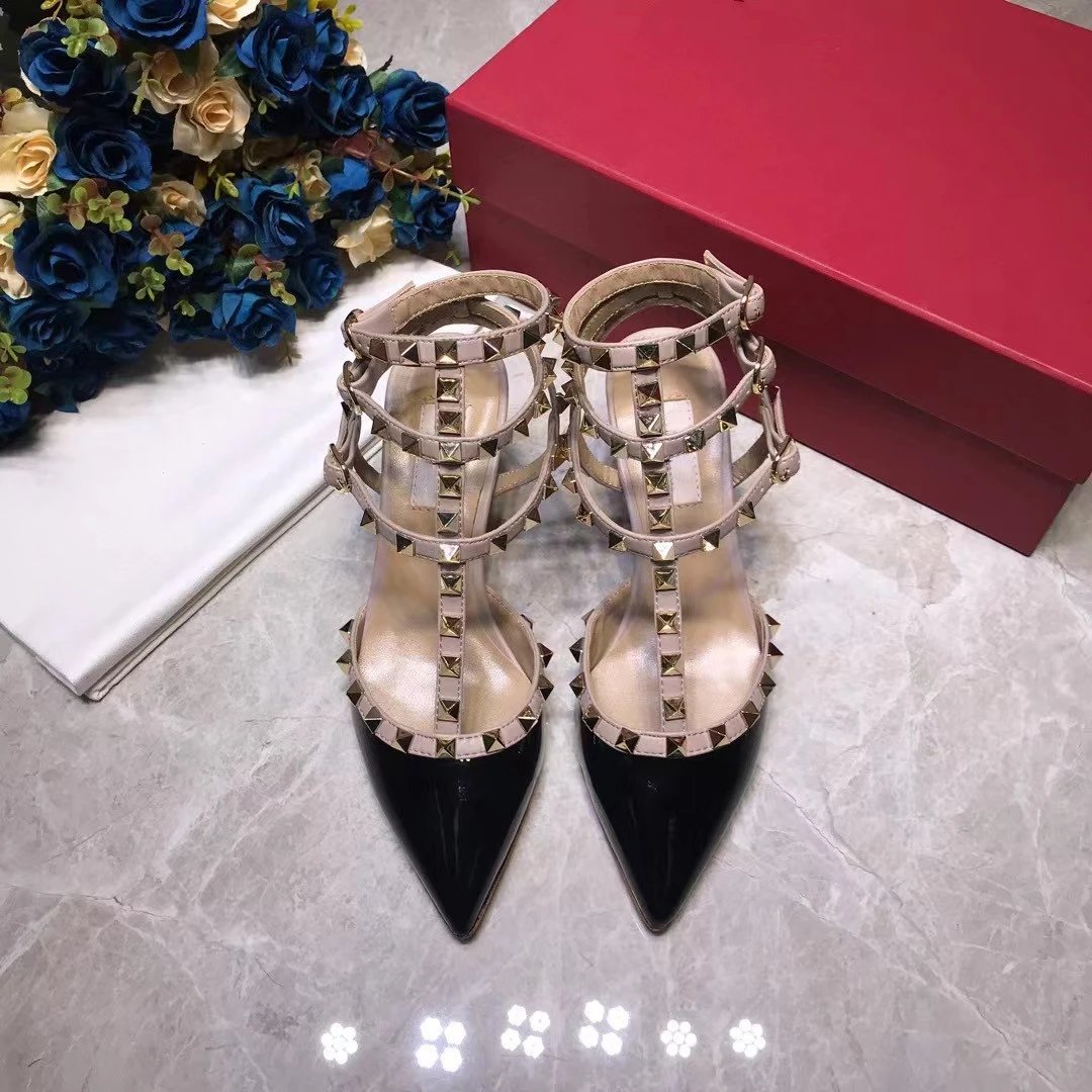 Valentino Rockstud B